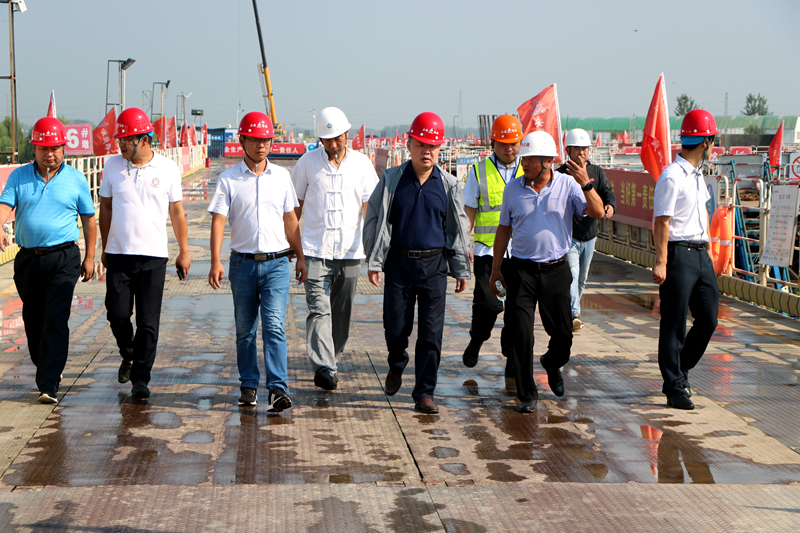 蚌埠市交通運輸局黨委書記、局長戴勇到G206-03標項目檢查指導(dǎo)工作 照片 - 副本